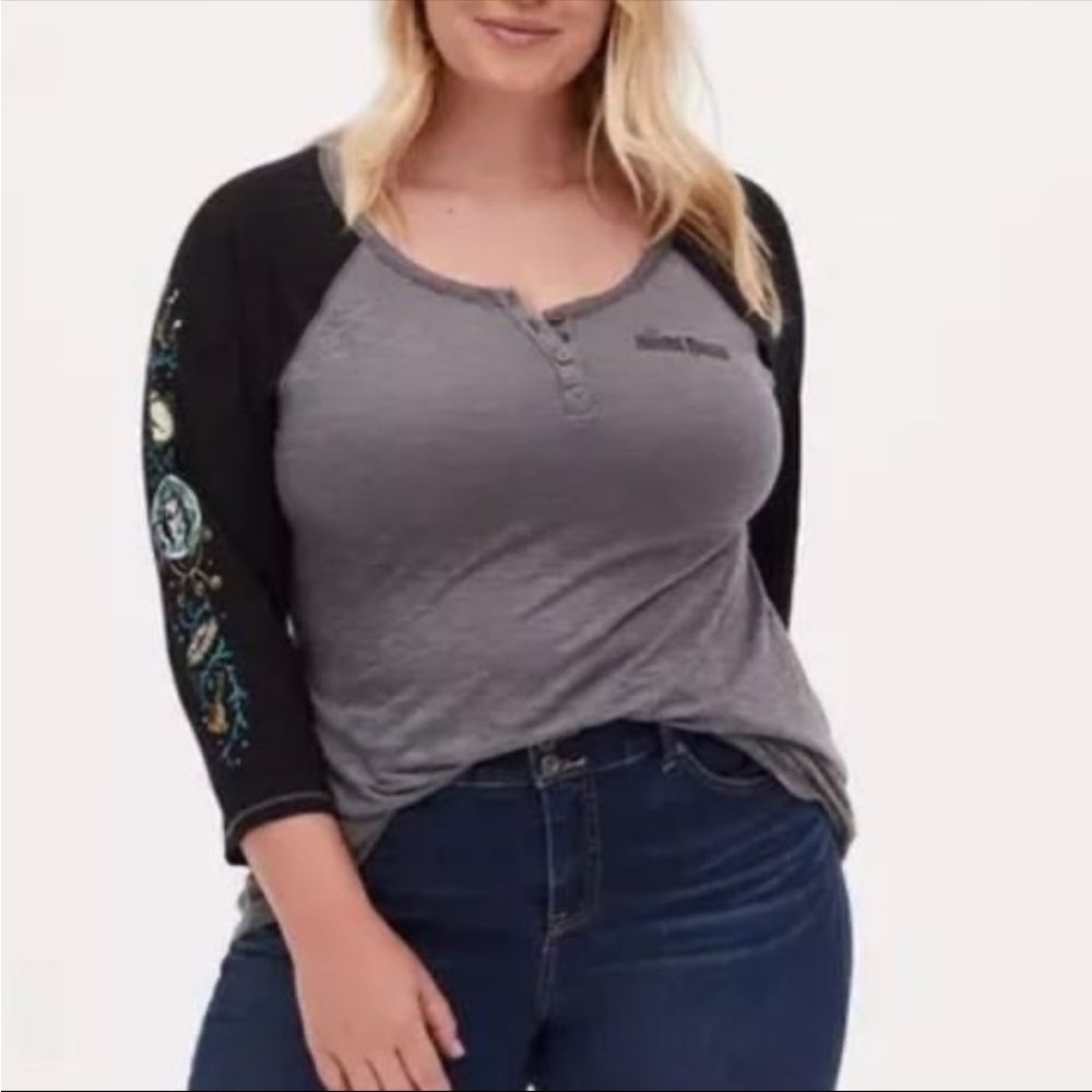 Torrid Disney the haunted mansion icons Henley top size 3 (22-24)